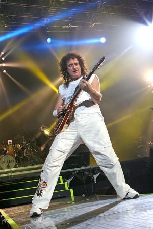 Queen w Paul Rodgers at the Coliseum Apr13-06 356.jpg